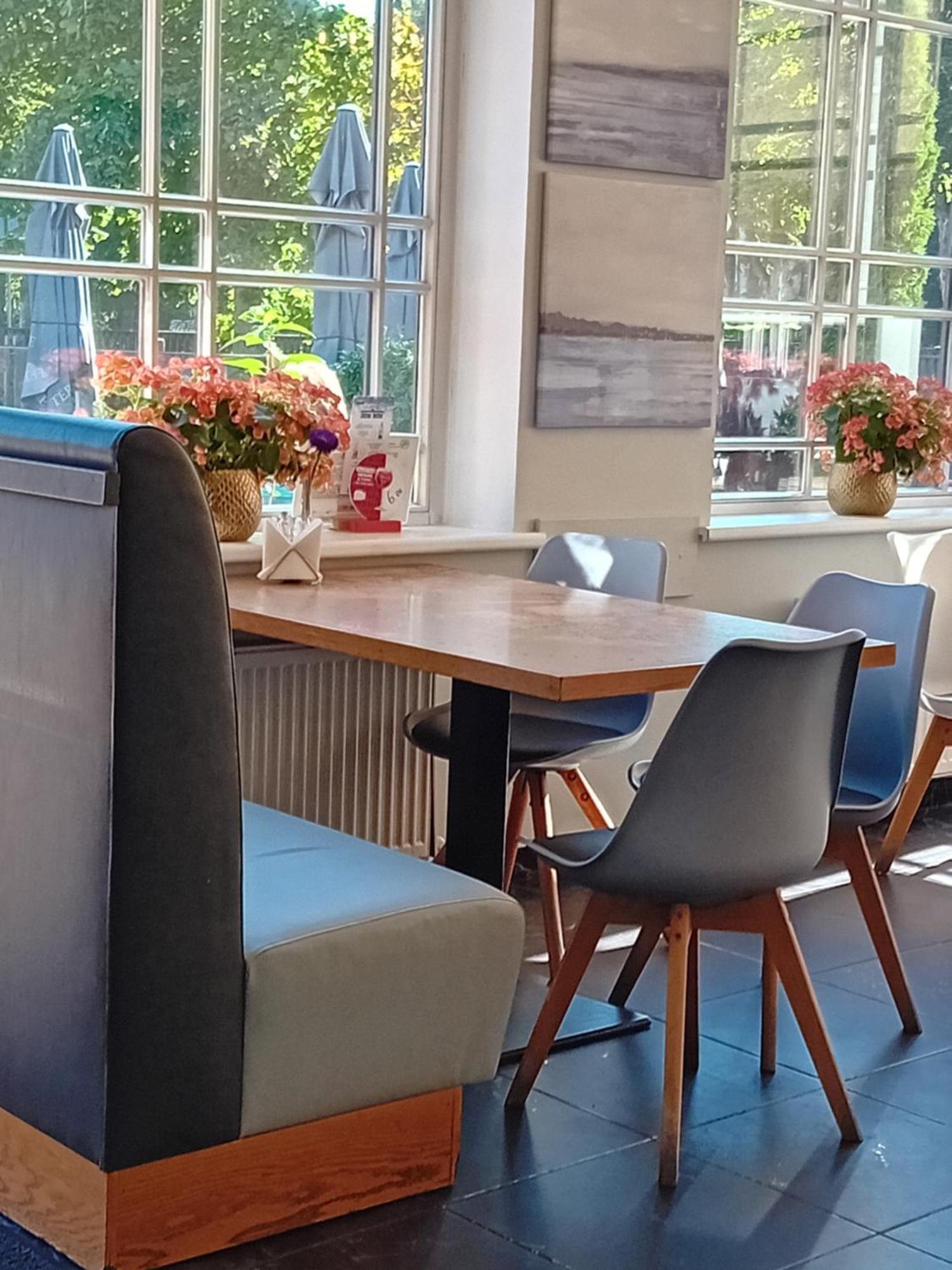 Juras Brize Hotel Ventspils Ngoại thất bức ảnh