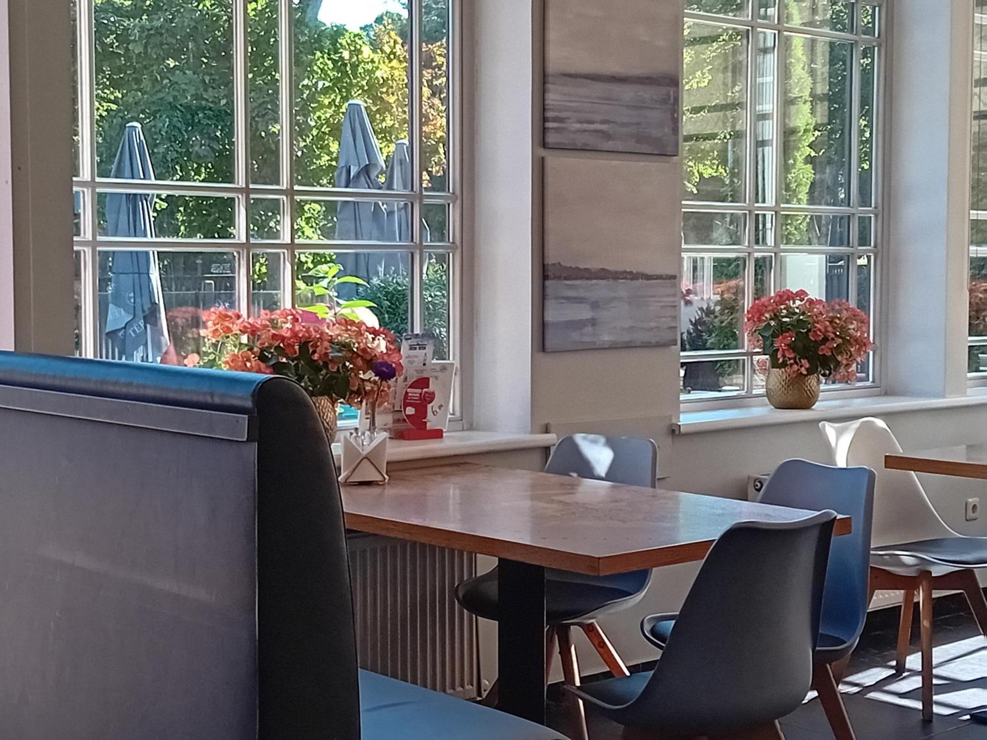 Juras Brize Hotel Ventspils Ngoại thất bức ảnh