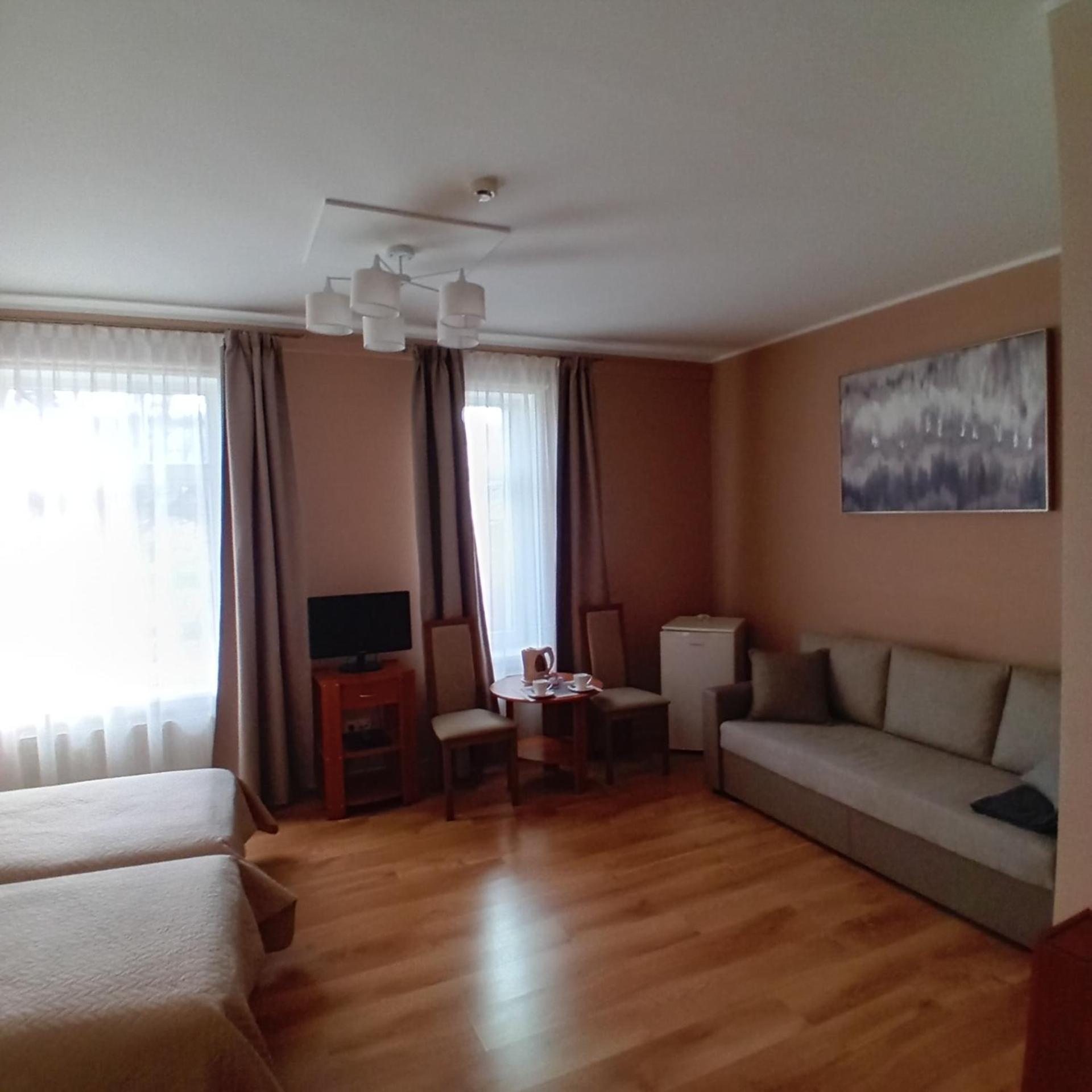 Juras Brize Hotel Ventspils Ngoại thất bức ảnh