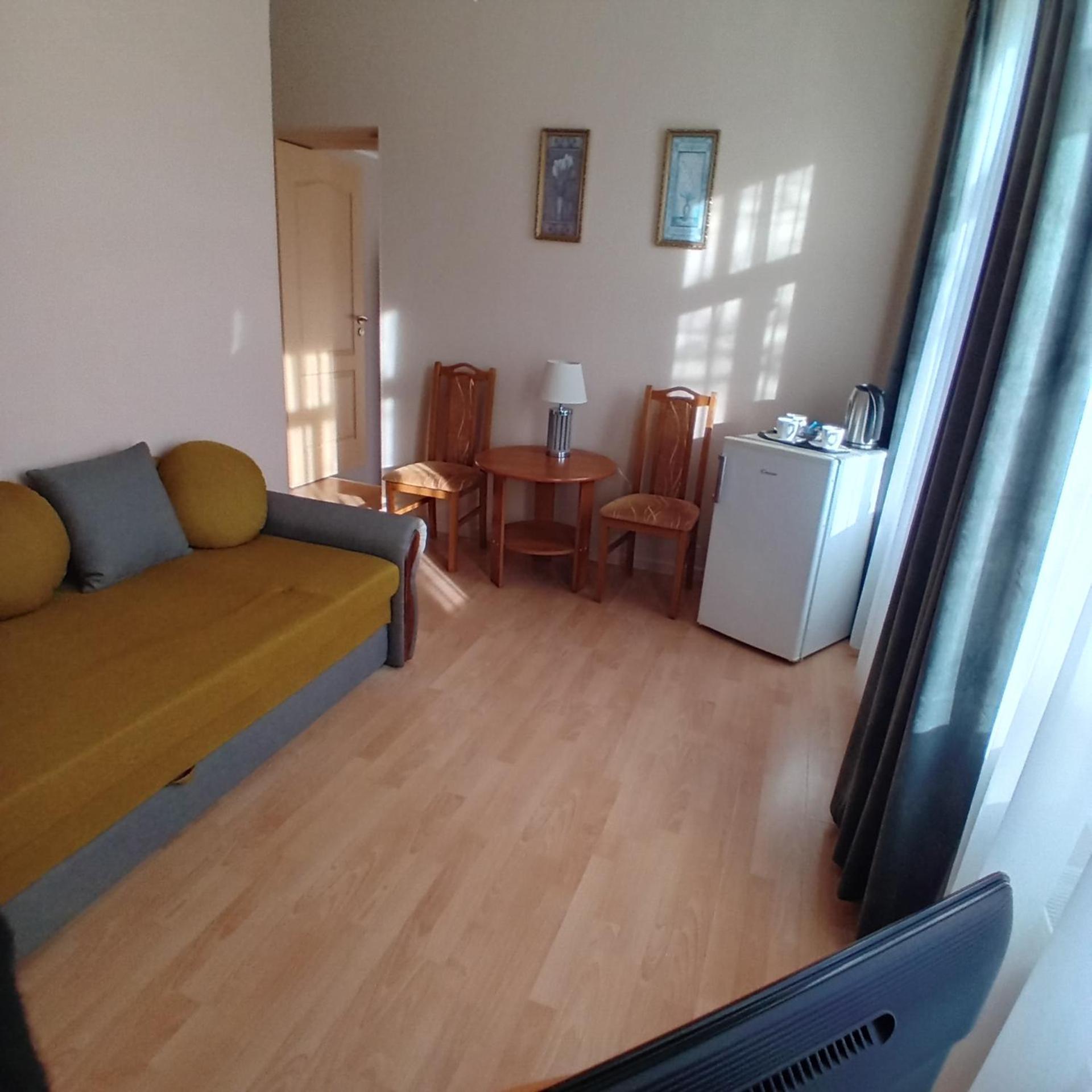 Juras Brize Hotel Ventspils Ngoại thất bức ảnh