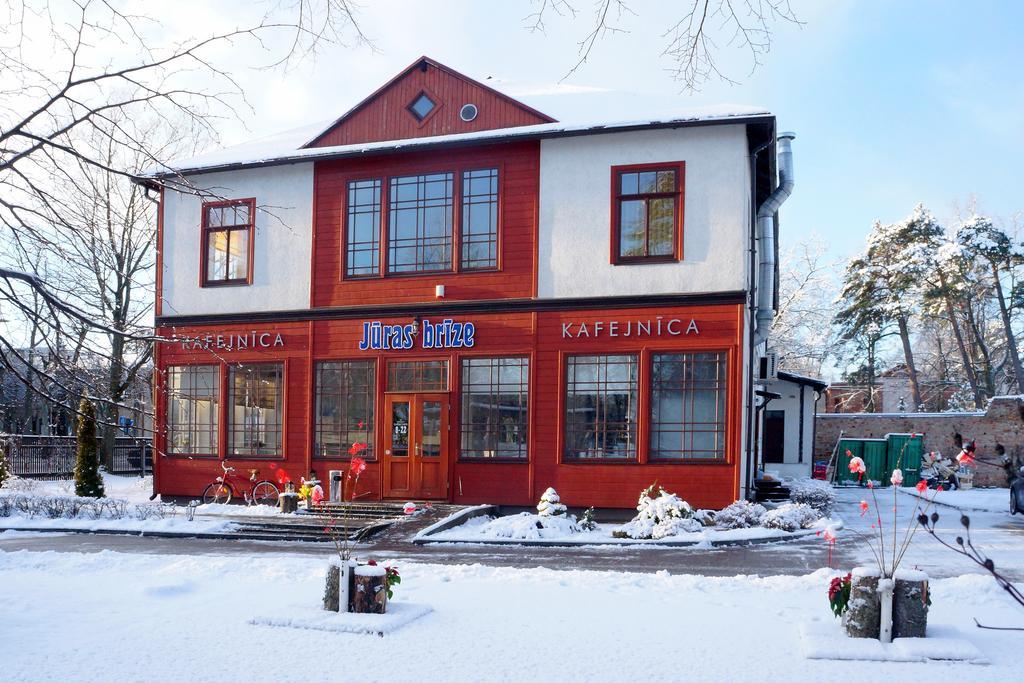 Juras Brize Hotel Ventspils Ngoại thất bức ảnh