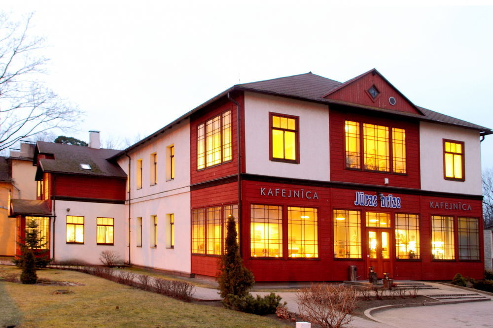 Juras Brize Hotel Ventspils Ngoại thất bức ảnh